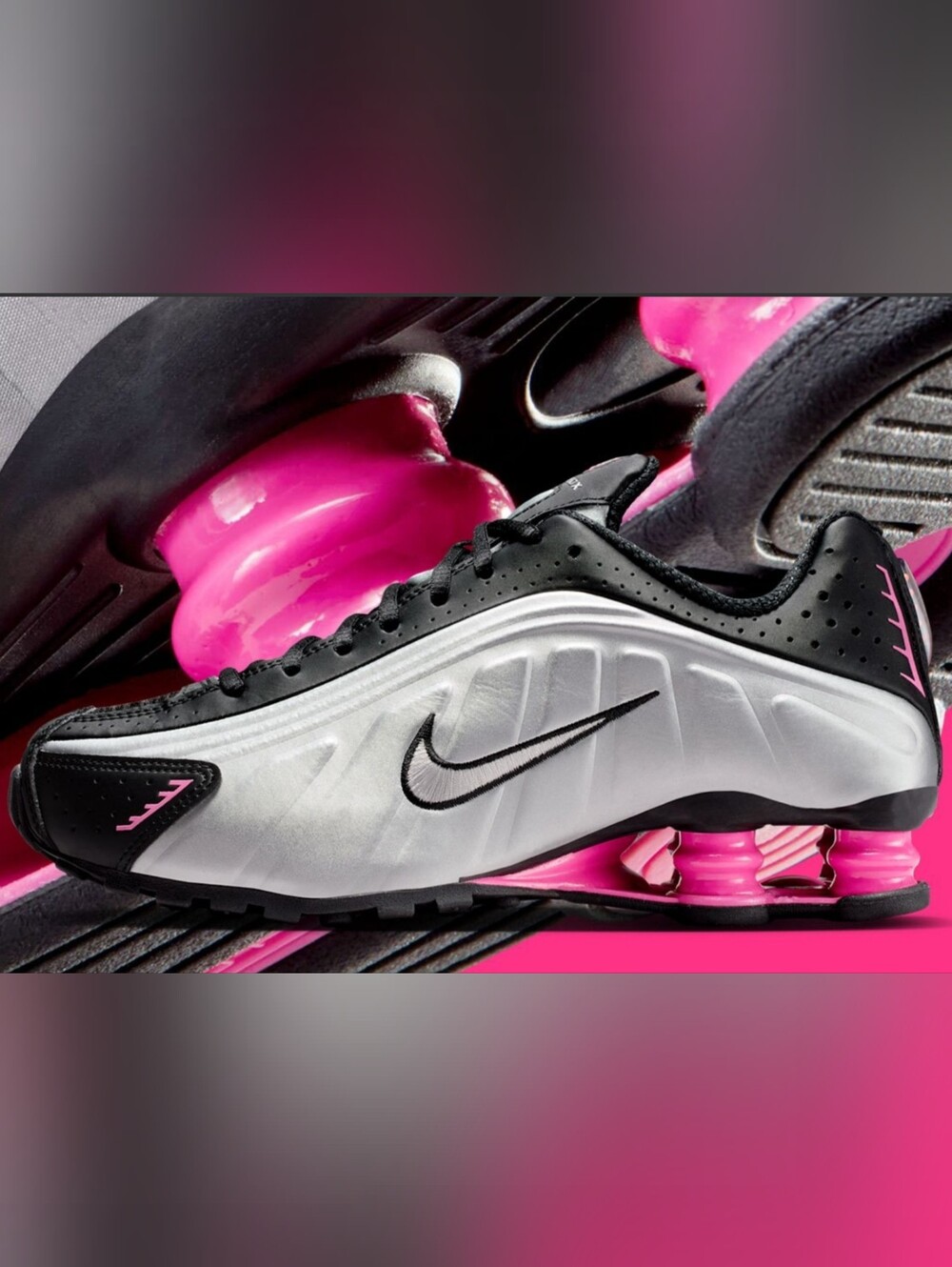 Nike Shox R4 Women’s Athletic Shoes - Black/Metallic Silver/Pink
